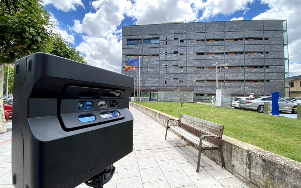 Visitas Virtuales 360º 2_audioguías-codigo-cultura oscar-de-la-huerga-camara-360-eren-exterior